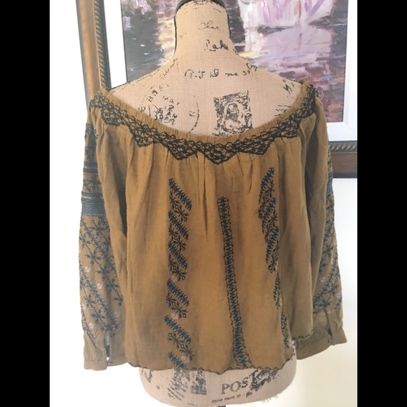 Free People Off the Shoulder Top - Picture 6 of 7
